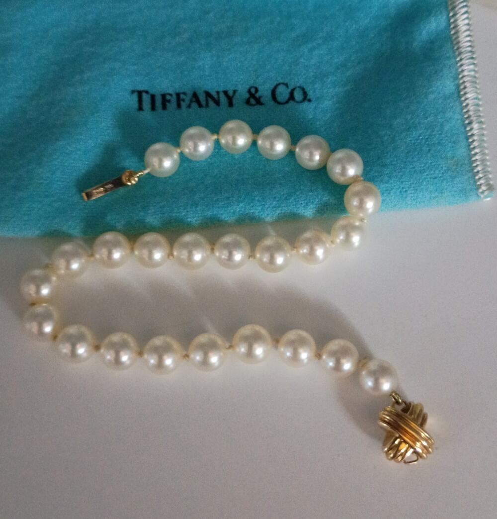 Vintage Tiffany & Co. Pearl Bracelet, Signed 18K Yellow Gold 750 Clasp